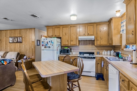 Country Home for sale in Alba, TX - image 9