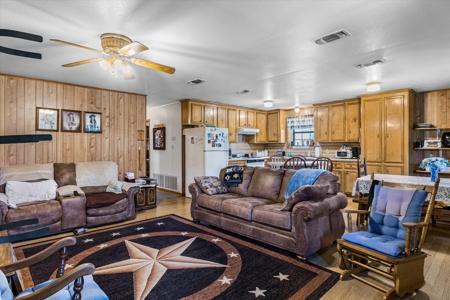 Country Home for sale in Alba, TX - image 2