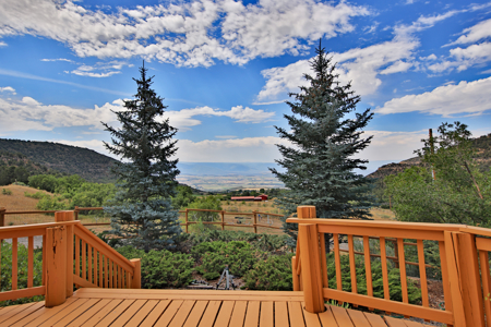 Log Home For Sale on Acreage Bordering BLM in Western Colorado - image 6