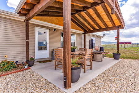 Country Oasis 360 Degree Mountain view Home - image 3