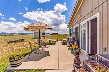 Country Oasis 360 Degree Mountain view Home - image 17