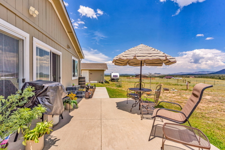 Country Oasis 360 Degree Mountain view Home - image 18