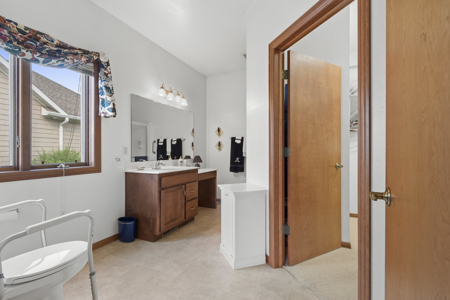 Beautiful Remington Ridge Walkout Ranch Condo De Pere WI - image 18