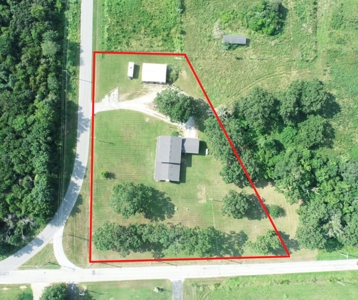 Spacious Country Home on Small Acreage Near Stockton Lake, MO - image 50