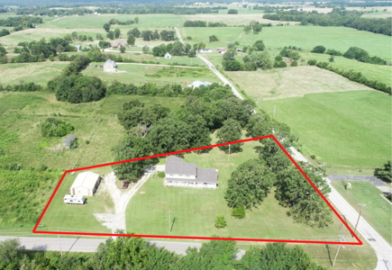 Spacious Country Home on Small Acreage Near Stockton Lake, MO - image 37