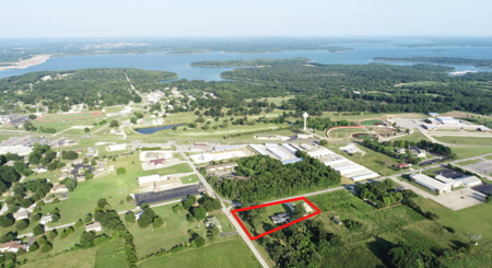 Spacious Country Home on Small Acreage Near Stockton Lake, MO - image 38