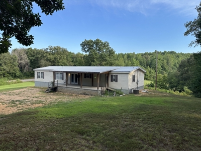 Country Home for Sale in Lewis County, Tennessee - image 3