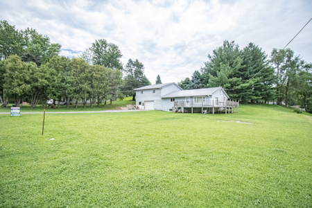 Home in Anamosa, IA for Auction - image 3