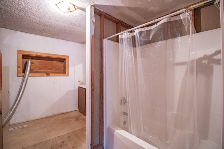 Home in Anamosa, IA for Auction - image 10