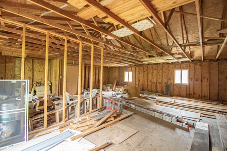 Home in Anamosa, IA for Auction - image 14