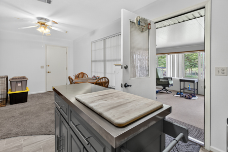 Home in Trenton, FL on 5 Acres - image 3