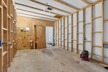 Home in Trenton, FL on 5 Acres - image 2
