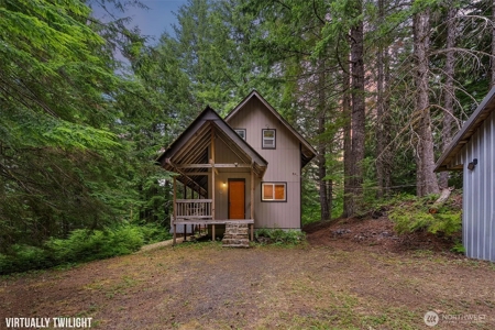 Off-Grid Cabin in Gifford Pinchot Near Reservoirs - image 8