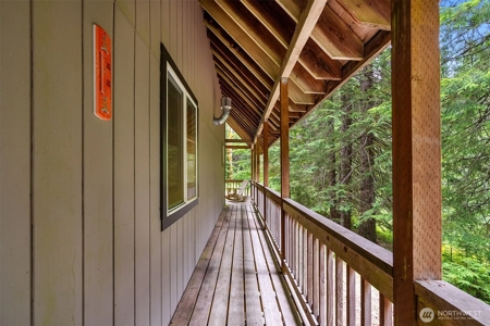 Off-Grid Cabin in Gifford Pinchot Near Reservoirs - image 30