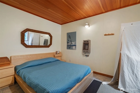 Off-Grid Cabin in Gifford Pinchot Near Reservoirs - image 1