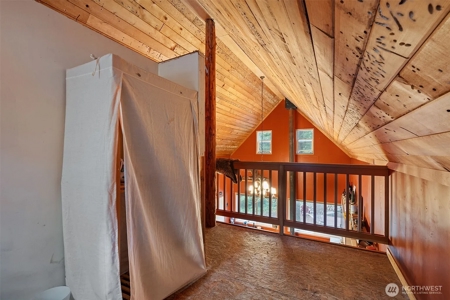 Off-Grid Cabin in Gifford Pinchot Near Reservoirs - image 12