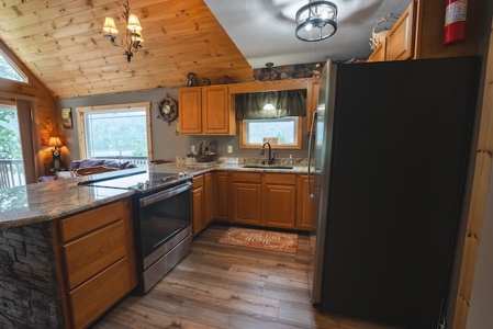 Lakefront Home for Sale at Auction in Pulaski, VA! - image 17
