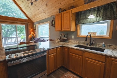 Lakefront Home for Sale at Auction in Pulaski, VA! - image 18