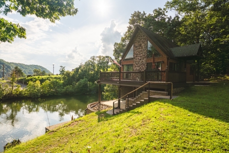 Lakefront Home for Sale at Auction in Pulaski, VA! - image 9