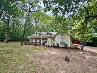 Country Charm Just Minutes from Booneville, MS - image 4