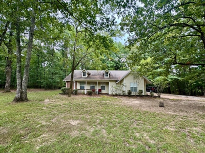 Country Charm Just Minutes from Booneville, MS - image 2
