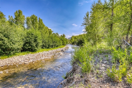 Chama Riverfront Home on Acreage with Scenic Railroad Views - image 3