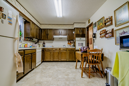 Cameron South Side Home For Sale - image 4