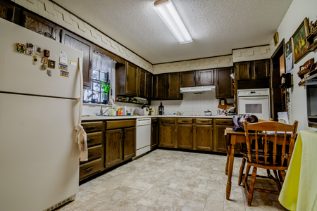Cameron South Side Home For Sale - image 3