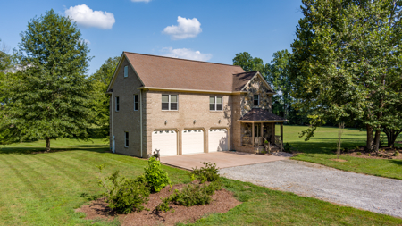 Dream Home in Rockhouse Trace Subdivision! - image 1