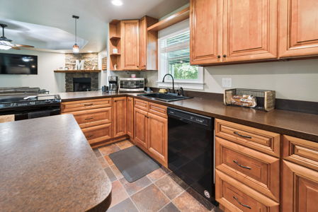 4 Bedroom Home in Chiefland, FL - image 33
