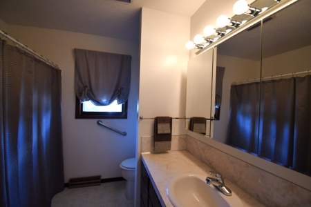 5 Bedrooms 2 Bath Home for Sale in Glenidve MT - image 9