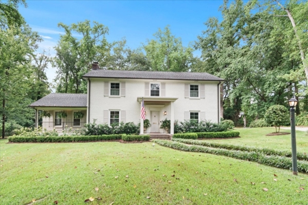 Elegant 4-Bedroom Colonial Revival Home On Large Lot, Cheraw, SC - image 9