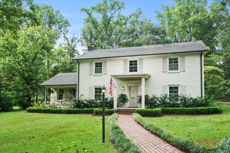 Elegant 4-Bedroom Colonial Revival Home On Large Lot, Cheraw, SC - image 4