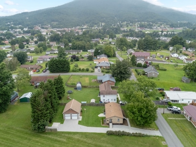 Brick Ranch Home for Sale in Giles County VA! - image 49