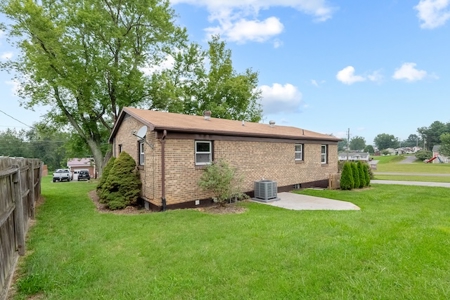 Brick Ranch Home for Sale in Giles County VA! - image 39
