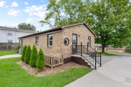 Brick Ranch Home for Sale in Giles County VA! - image 36
