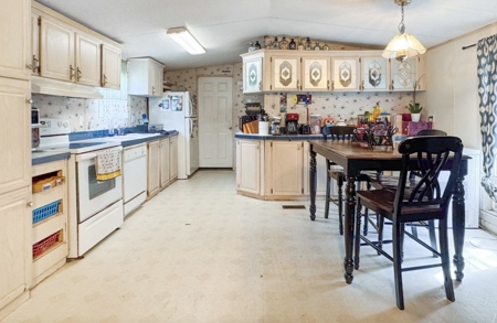 River Community With 2Bed/2Bath Home For Sale In Ft. White, FL - image 12