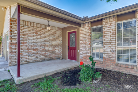 Family-Friendly 4-Bedroom Home in Sonora TX - image 4
