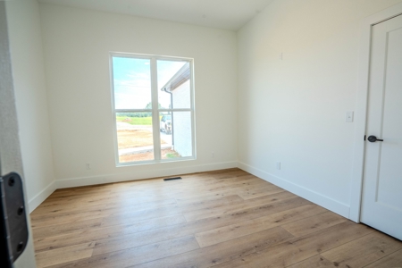 4 bedroom 2 bath New Construction Home for Sale in Loretto TN - image 36
