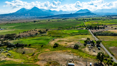 Country Home For Sale with Ample Water Rights on 40 Acres - image 11