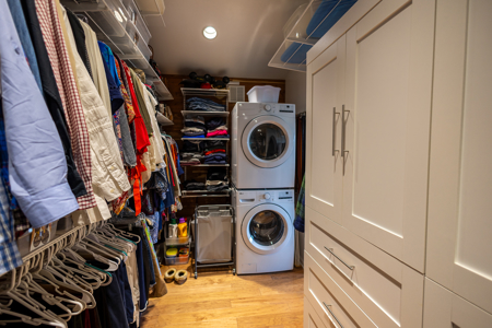 Country Home For Sale with Ample Water Rights on 40 Acres - image 10