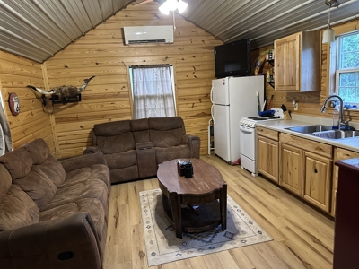Country home on 15 acres Wilburton, Oklahoma - image 1