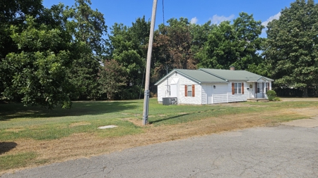 3 bed 2 bath on 3 lots in Rector Arkansas for sale - image 1