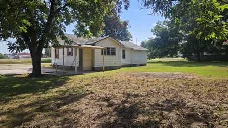 3 bed 2 bath on 3 lots in Rector Arkansas for sale - image 4