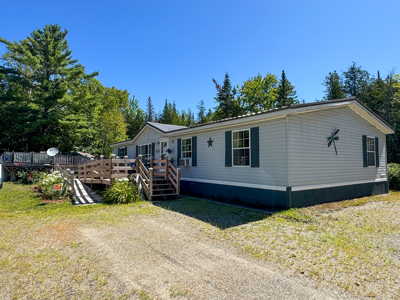 3 Bedroom Ranch on 2.2 Acres with Pool  - Lee, Maine - image 1