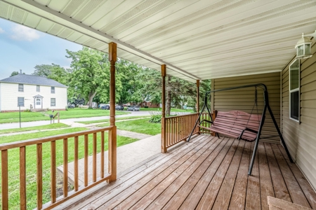 4 Bedroom Country Home for Sale in Harlan, Iowa - image 3