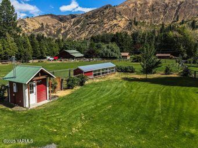 Naches, WA Country Home For Sale - image 7