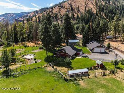 Naches, WA Country Home For Sale - image 2