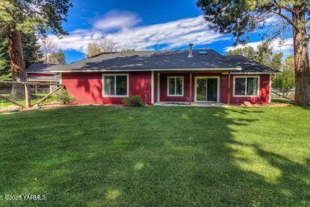 Naches, WA Country Home For Sale - image 37