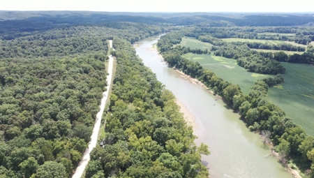 Charming Riverfront Cabin on the Gasconade in Mt. Sterling, MO - image 32